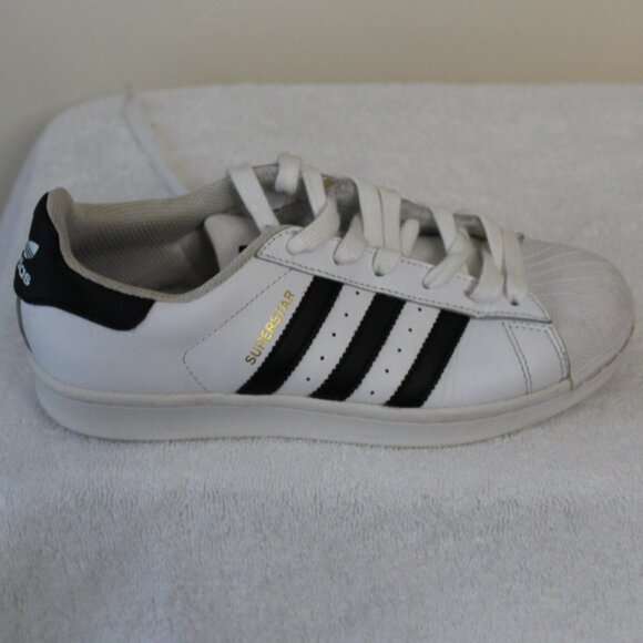 ADIDAS SUPERSTAR UNISEX SNEAKERS SIZE 4-1/2 WHITE WITH BLACK ACCENTS - Picture 5 of 8